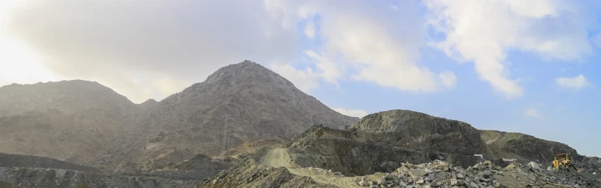 The Seven Grand Mountains of Makkah
