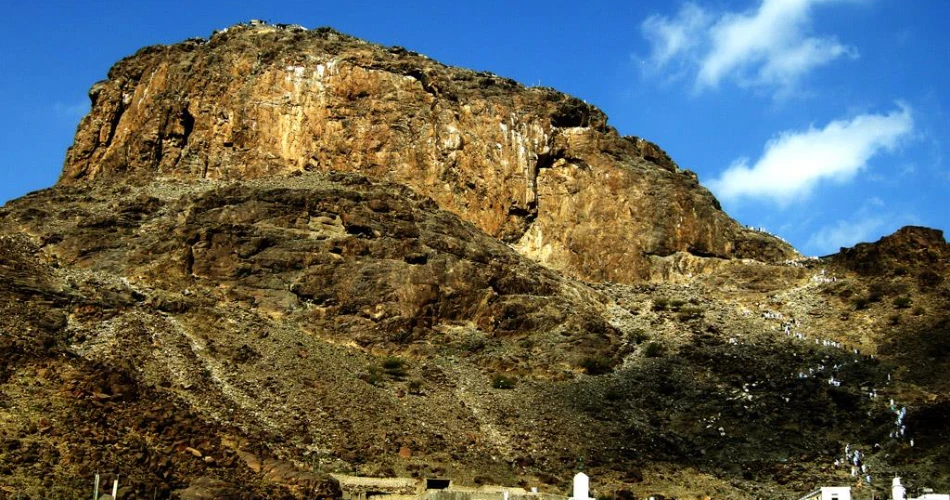 Top Islamic Places to Visit in Makkah: Arafat, Noor & Hira Cave