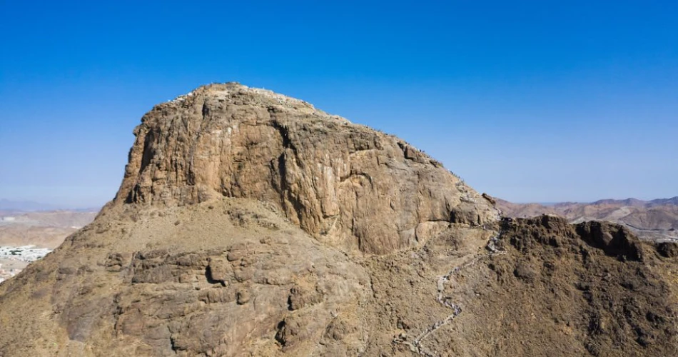 Top Islamic Places to Visit in Makkah: Arafat, Noor & Hira Cave