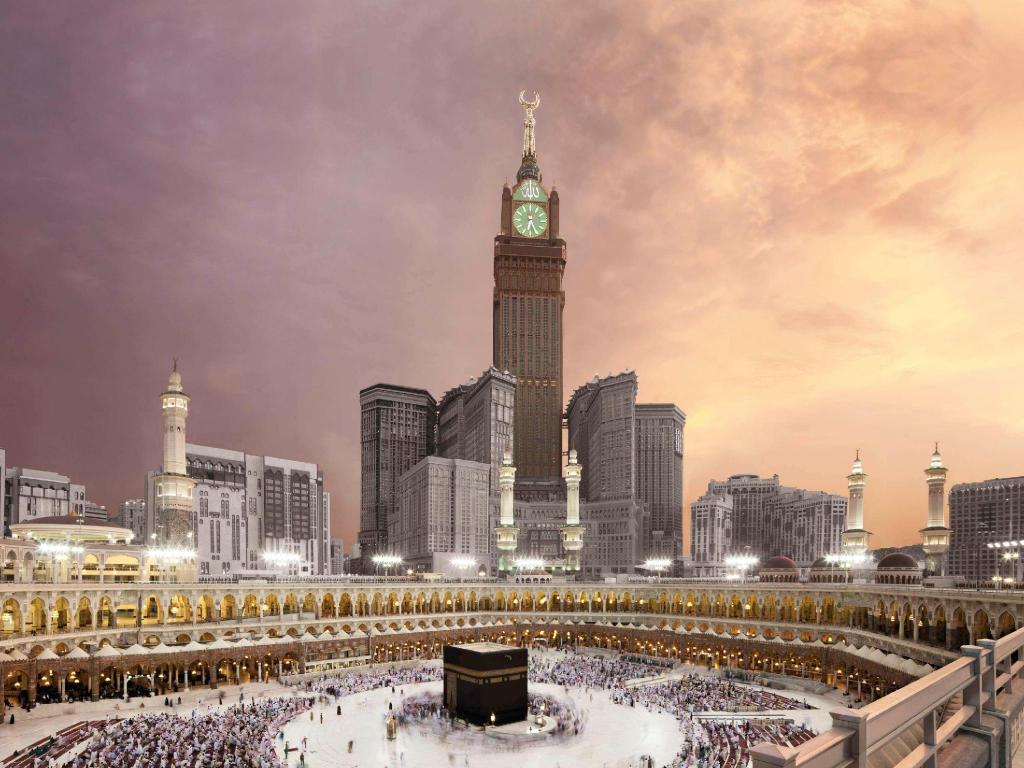 Makkah Clock Royal Tower A Fairmont Hotel Mecca 