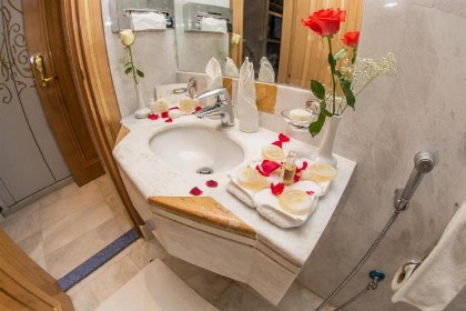 Montana Al Azizia Hotel - image 12