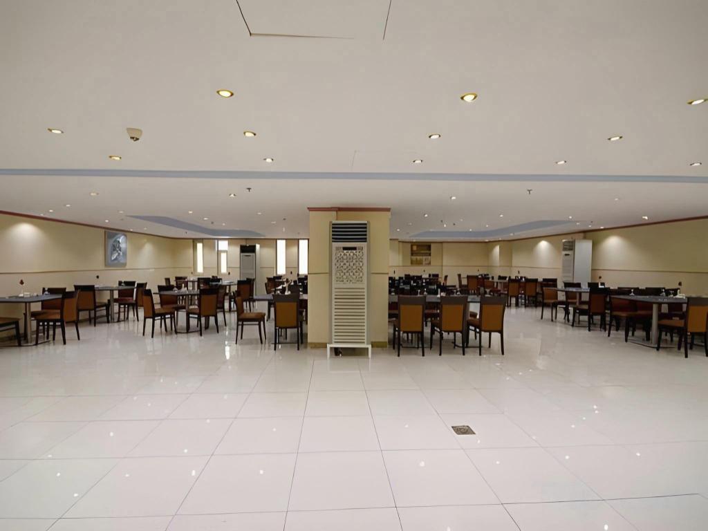Al Massa Bader Hotel - image 5