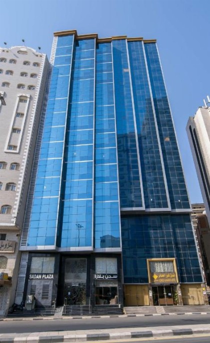 Sadan Plaza Hotel - image 1