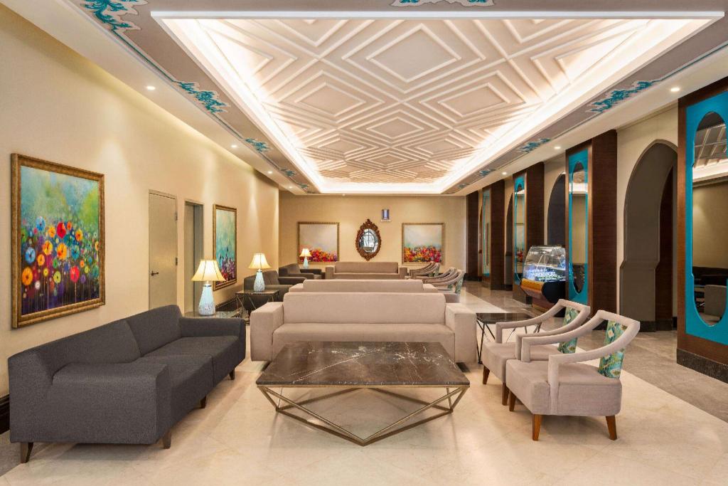 Ramada by Wyndham Makkah Zad Al Tayseer - image 2