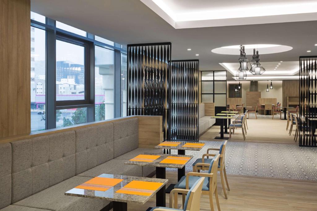 Park Inn by Radisson Makkah Aziziyah - image 7
