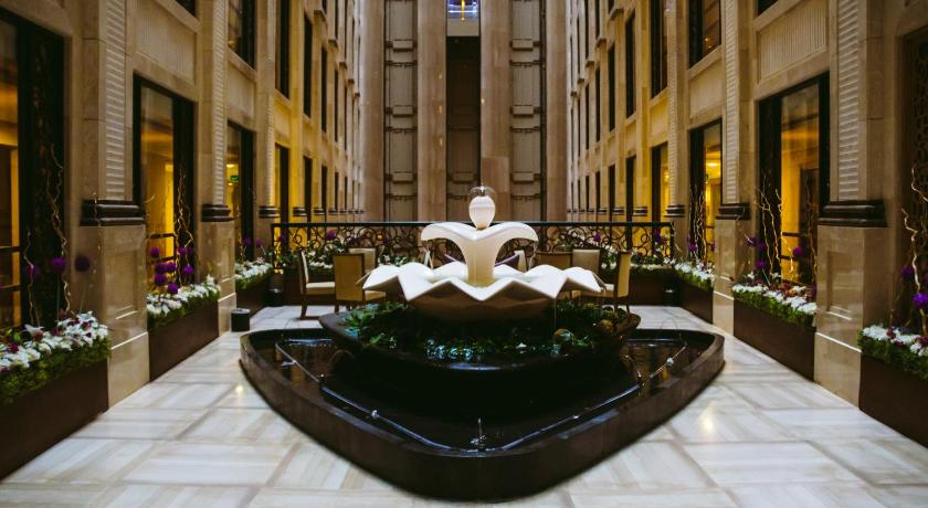 Violet Hotel - image 2