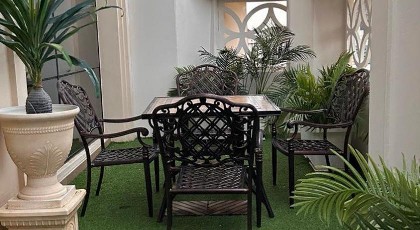 Violet Hotel - image 6