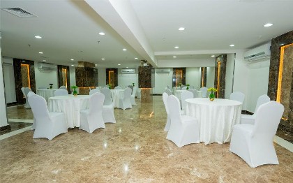 Rizq Palace Hotel - image 9