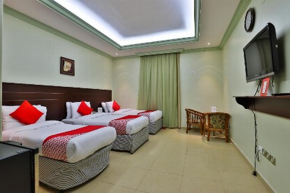 OYO 425 Hotel Manazil Alfouz - image 19