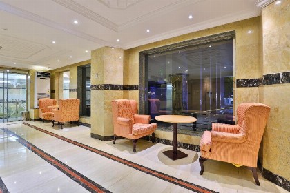 OYO 425 Hotel Manazil Alfouz - image 2