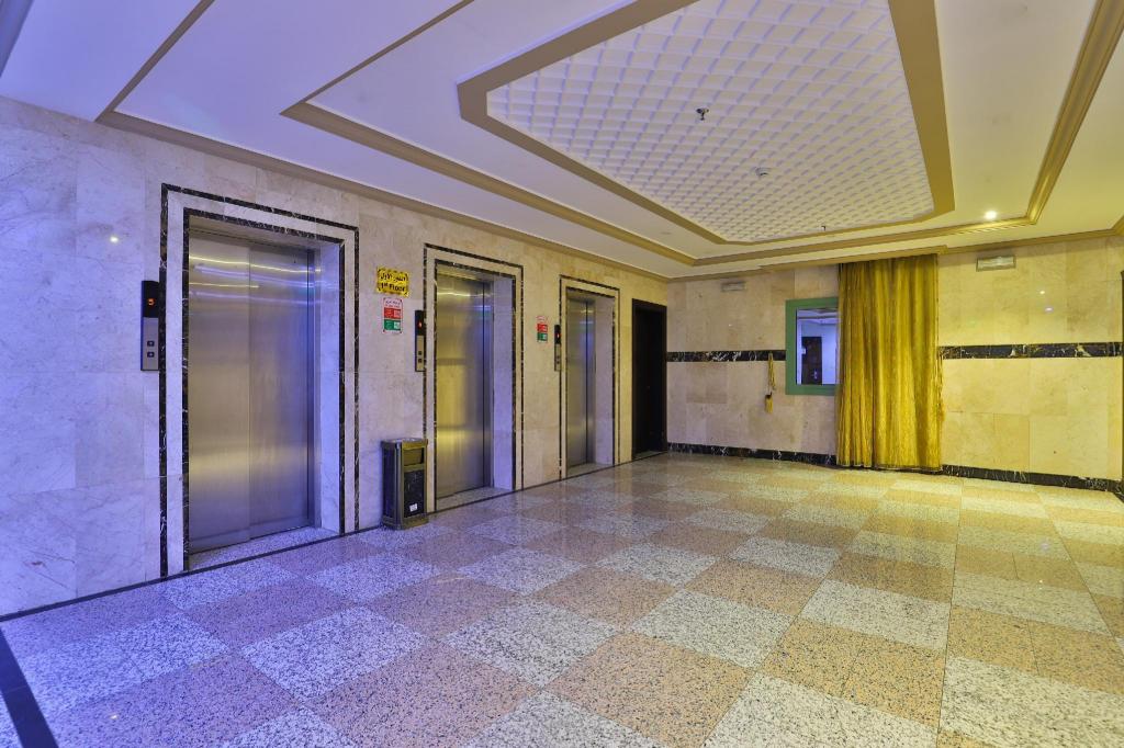 OYO 425 Hotel Manazil Alfouz - image 3