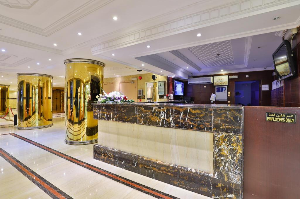 OYO 425 Hotel Manazil Alfouz - image 4