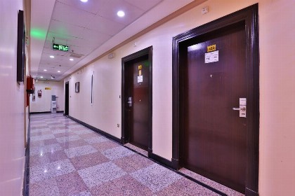 OYO 425 Hotel Manazil Alfouz - image 6