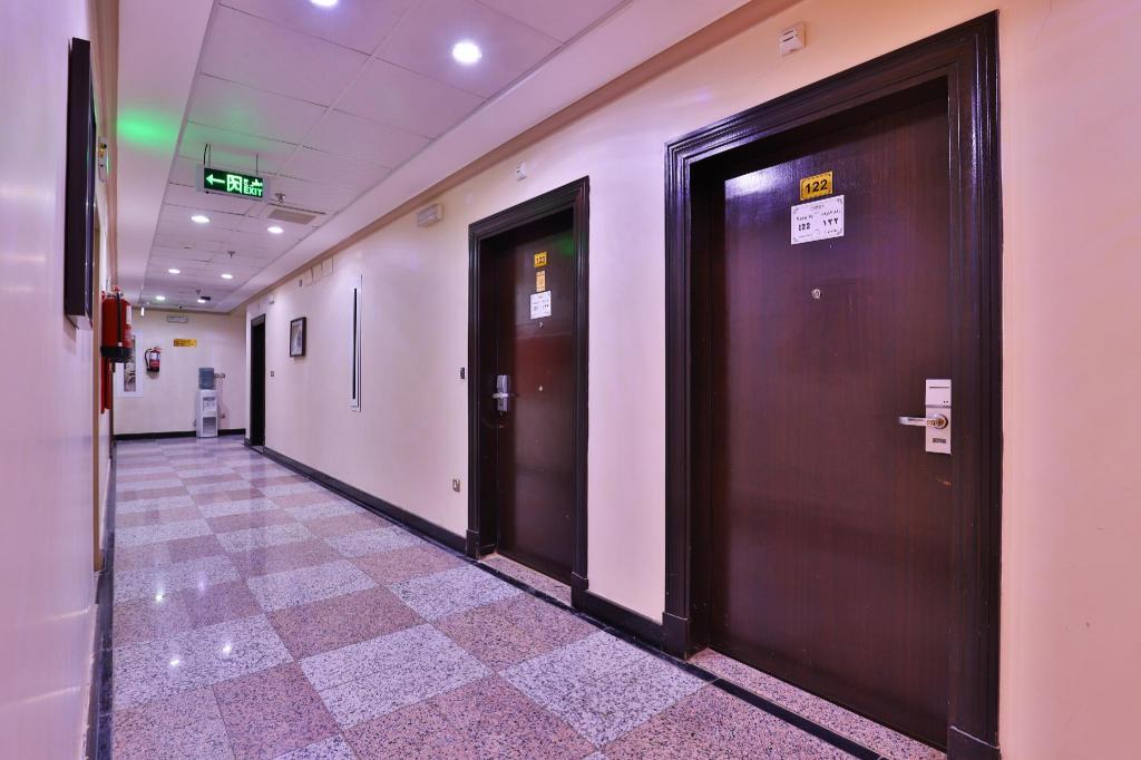 OYO 425 Hotel Manazil Alfouz - image 6