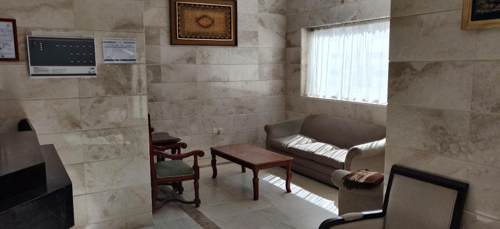 OYO 423 Rehab Al Marwa Hotel 3 - image 5