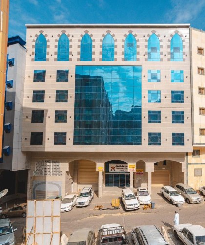 OYO 493 Jawhart Kudai Hotel - image 1