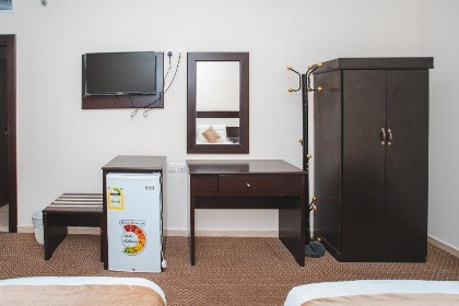 OYO 493 Jawhart Kudai Hotel - image 12
