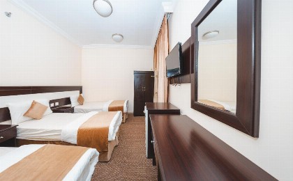 OYO 493 Jawhart Kudai Hotel - image 15
