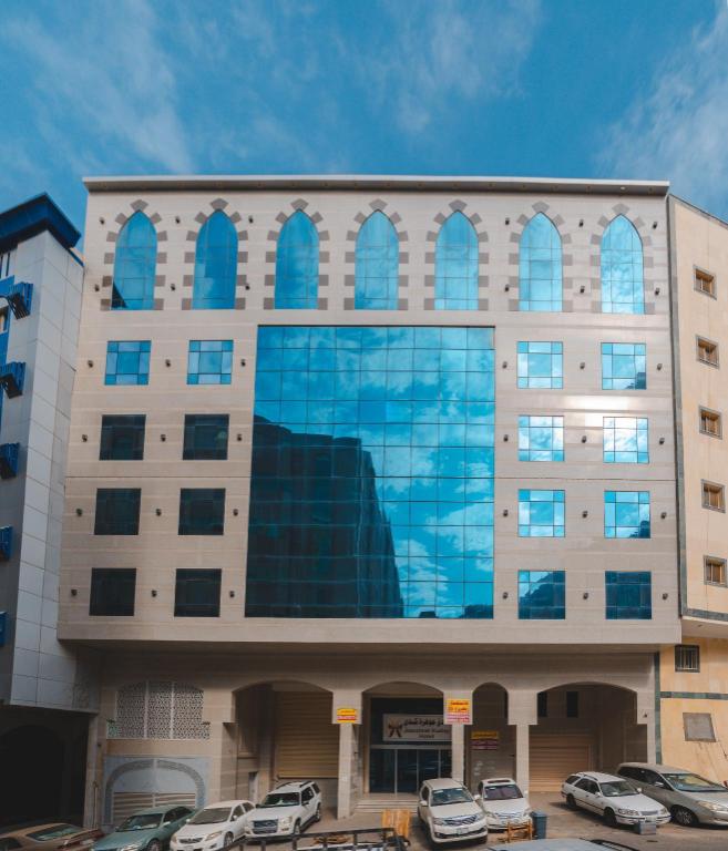 OYO 493 Jawhart Kudai Hotel - image 4
