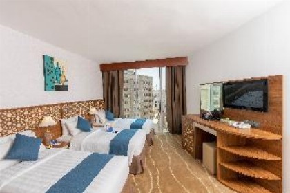 Sunrise Hotel - image 5
