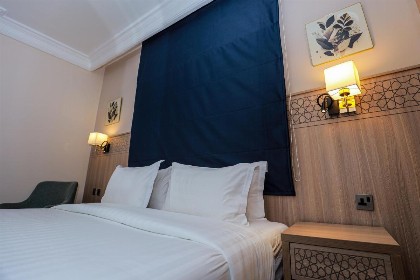 Nawazi Towers Hotel - image 2