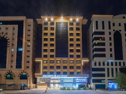 Manazel Al Zaireen Hotel - image 1