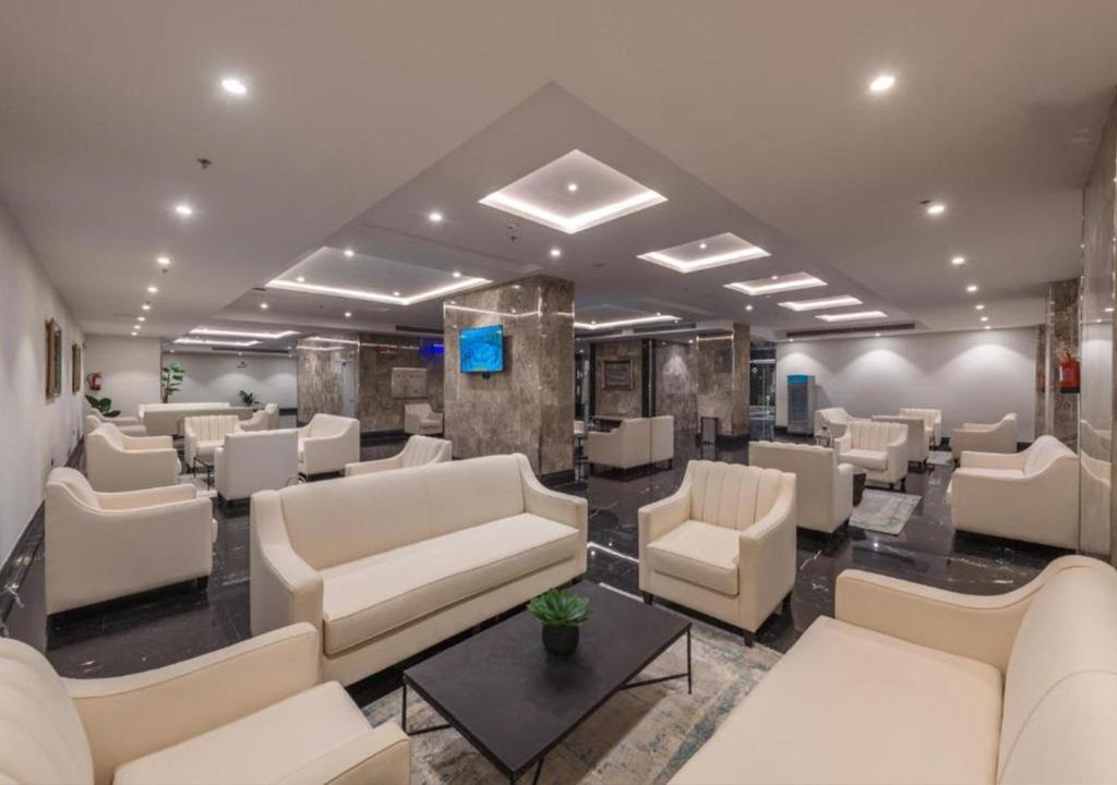 Manazel Al Zaireen Hotel - image 3