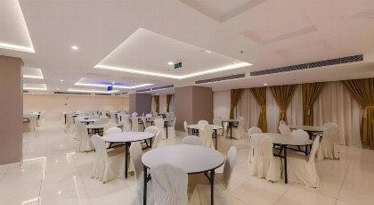 Manazel Al Zaireen Hotel - image 4