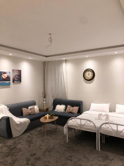 غرفة راقية ودورة مياه - image 3