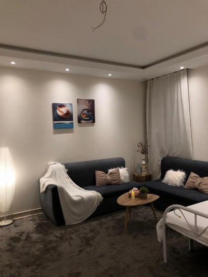 غرفة راقية ودورة مياه - image 6
