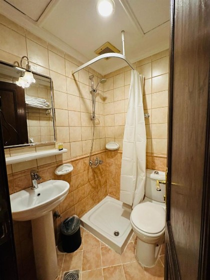Majd Al Mohagerin Hotel - image 10