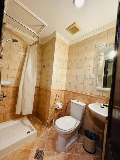 Majd Al Mohagerin Hotel - image 12