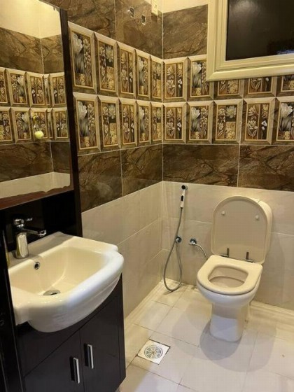 Modern Apartment - image 17