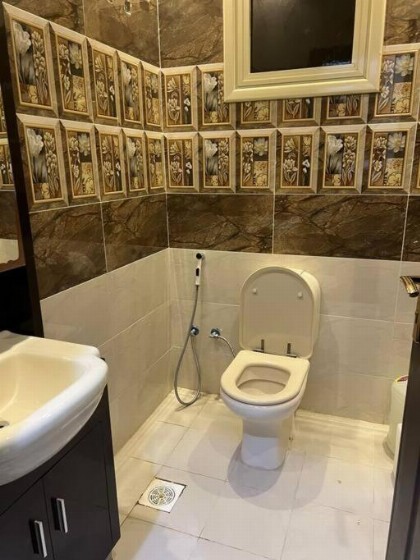 Modern Apartment - image 19