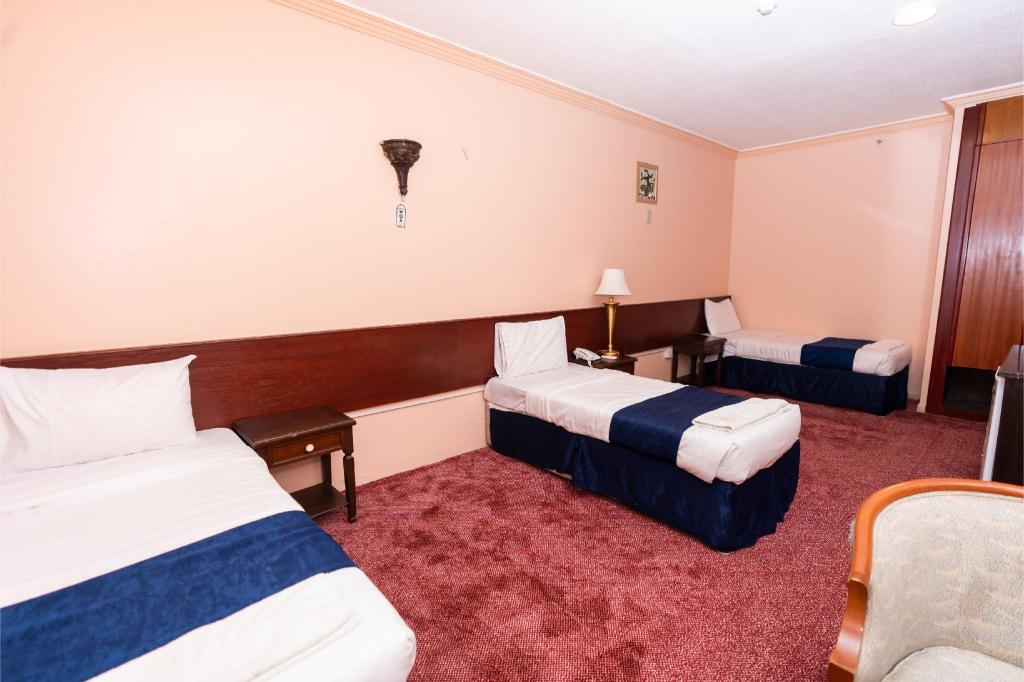 AL Alam Tower hotel - image 2