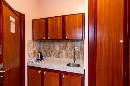 AL Alam Tower hotel - image 9