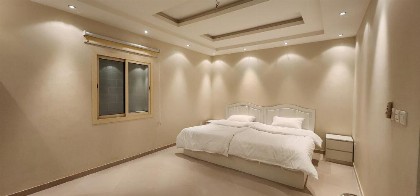 شقة بثلاث غرف نوم وصالة - image 12
