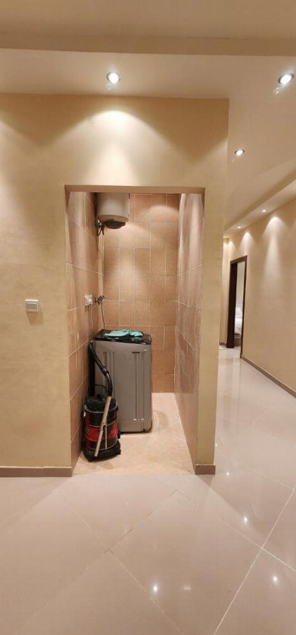شقة بثلاث غرف نوم وصالة - image 6