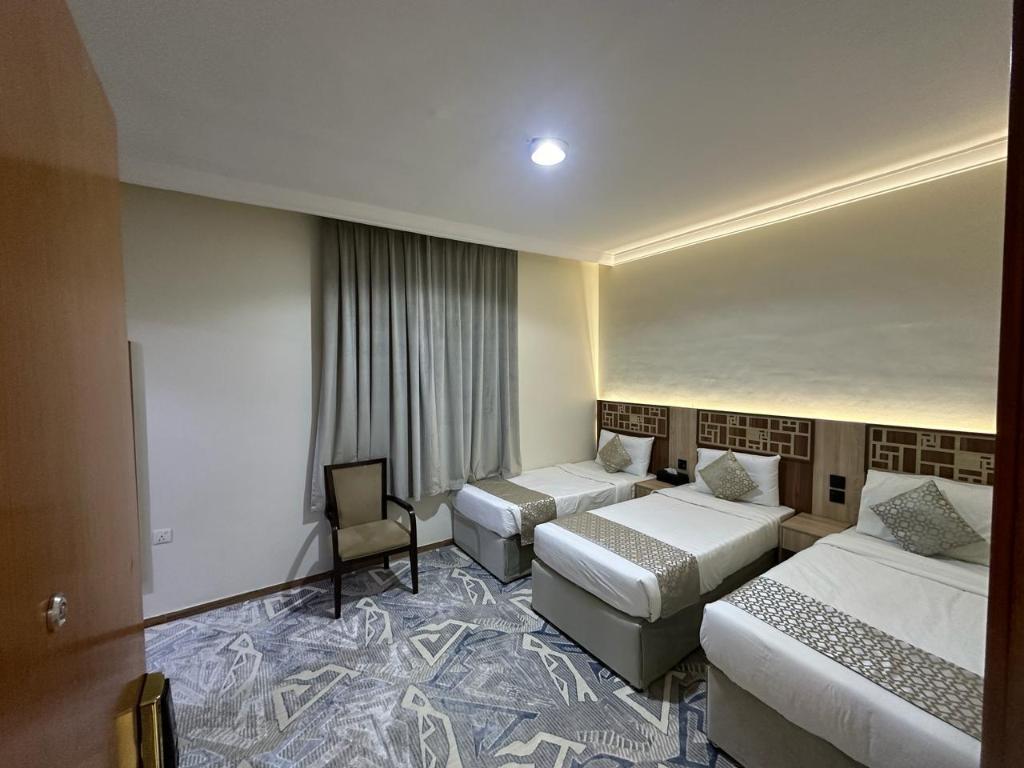 Askant Golden Hotel - image 2