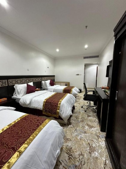 Nuzha Square Hotel - image 13