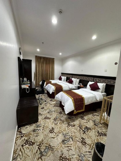 Nuzha Square Hotel - image 16