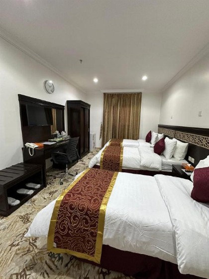 Nuzha Square Hotel - image 17