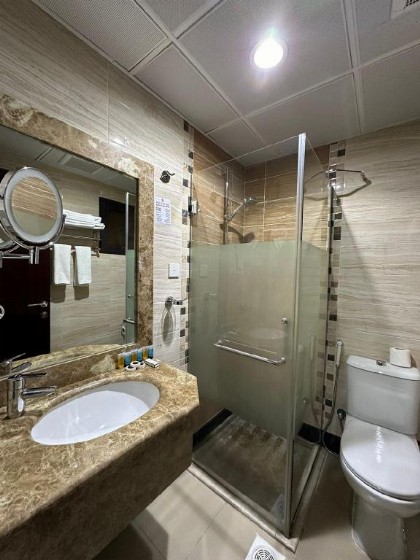 Nuzha Square Hotel - image 18