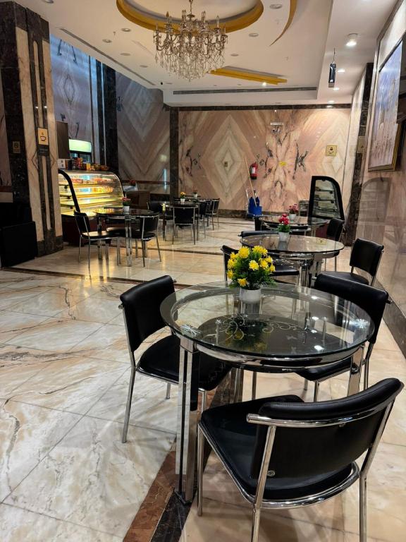 Nuzha Square Hotel - image 3