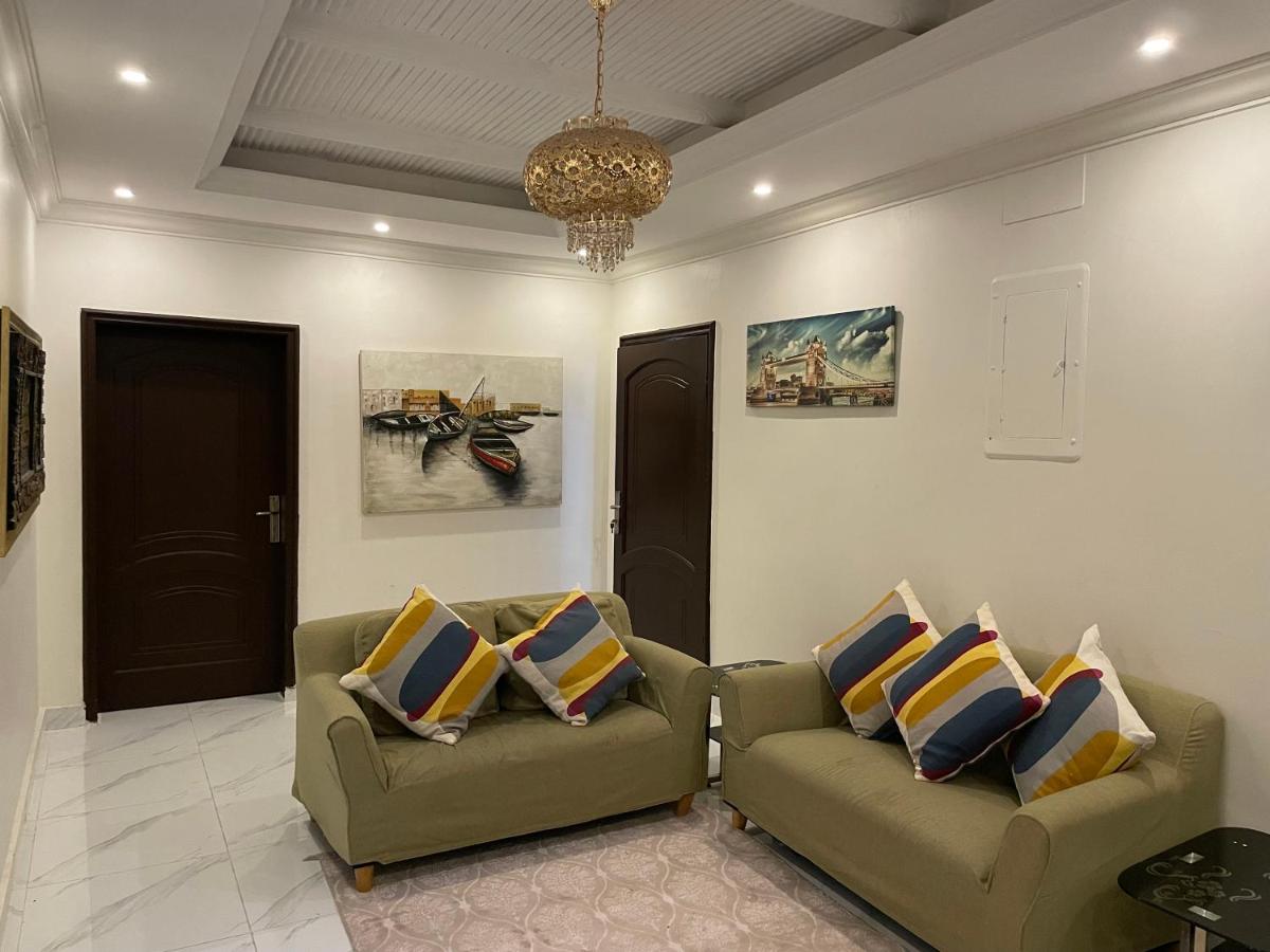 Three Bedroom Apartment in Al Salamah - image 2