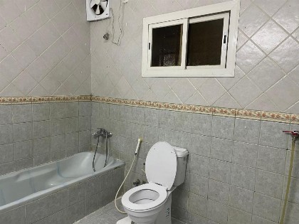 Three Bedroom Apartment in Al Salamah - image 9