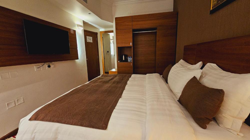 Deluxe rooms in  Nour Al Thuria - image 6