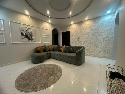 Two-bedroom apartment a hall and a living room - image 7