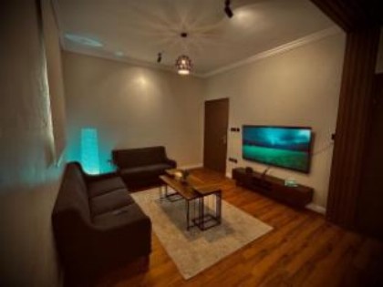 AQ STUDIO - image 2