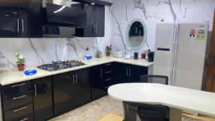 MAKKAH APARTMENT / TRANSPORT AVAILABLE  - image 2